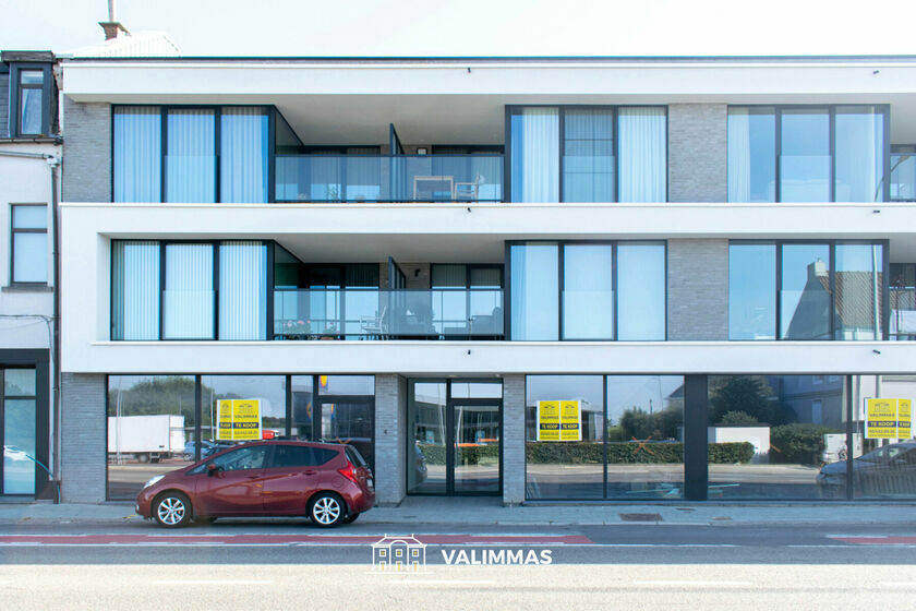 Commercieel gelijkvloers te koop in Asse