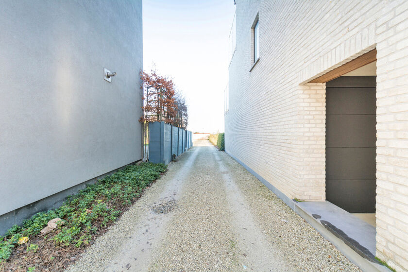 Garage (ferme) &agrave; louer &agrave; Asse