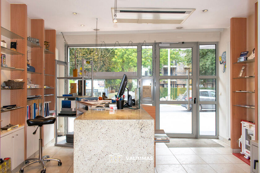 Gebouw voor gemengd gebruik te koop in Asse