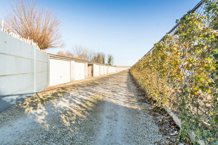 Gesloten garagebox te huur in Asse