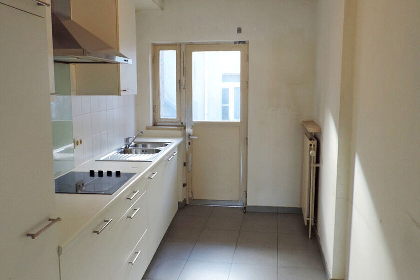 Immeuble à appartements à vendre à Asse