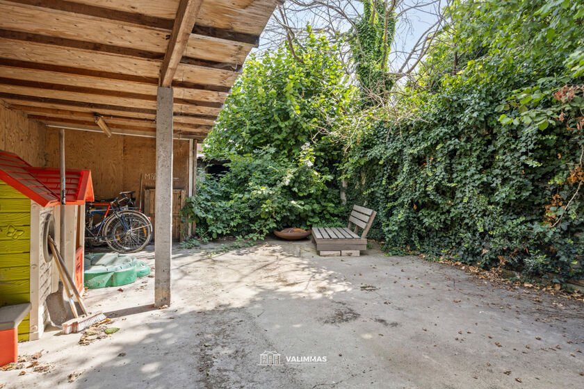 Immeuble à usage multiple à vendre à Asse