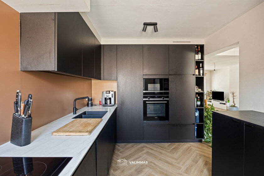 Immeuble à usage multiple à vendre à Asse