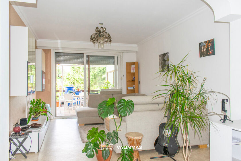 Immeuble à usage multiple à vendre à Asse