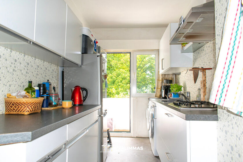 Immeuble à usage multiple à vendre à Asse