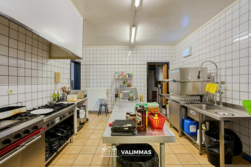 Immeuble &agrave; usage multiple &agrave; vendre &agrave; Asse