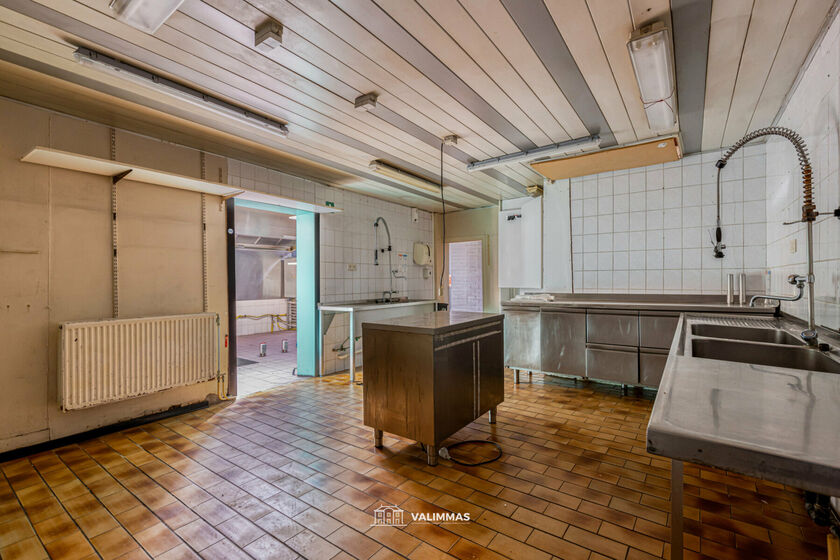 Immeuble &agrave; usage multiple &agrave; vendre &agrave; Asse