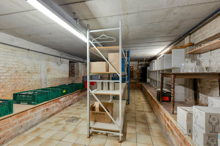 Immeuble &agrave; usage multiple &agrave; vendre &agrave; Asse