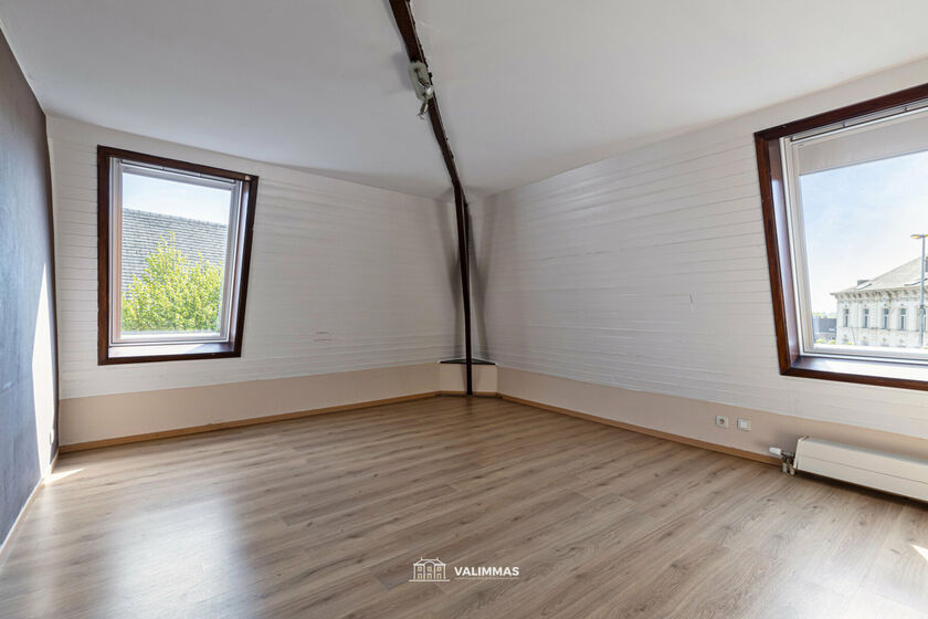 Immeuble &agrave; usage multiple &agrave; vendre &agrave; Asse