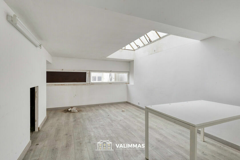 Immeuble mixte &agrave; vendre &agrave; Asse