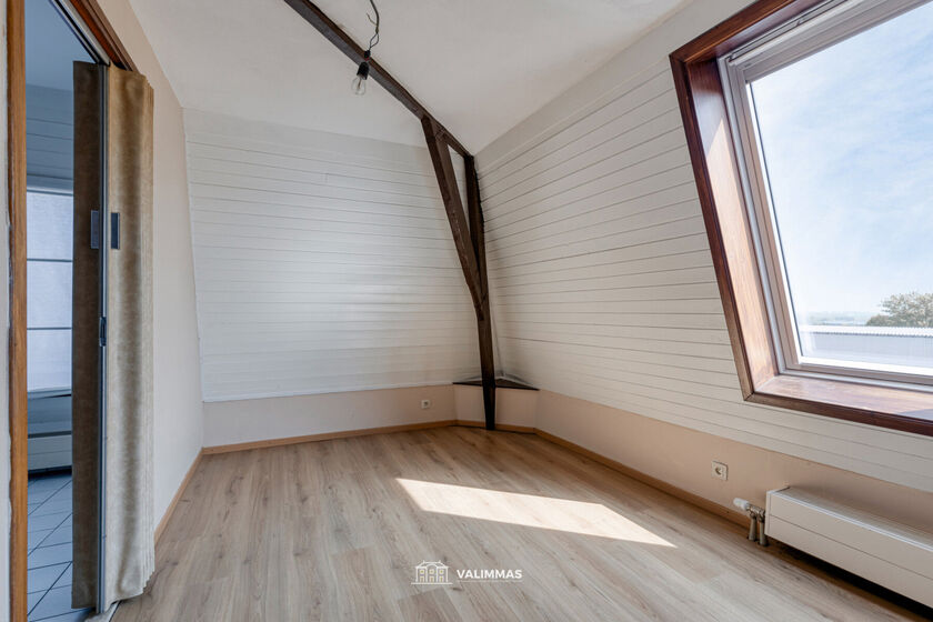 Magasin à vendre à Asse