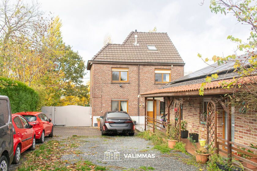 Maison à louer à Asse