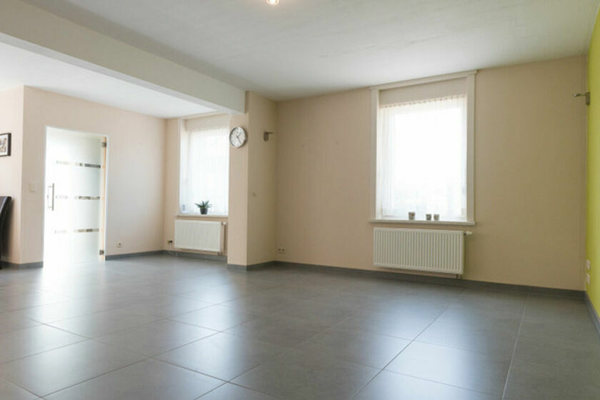 Maison à louer à Asse