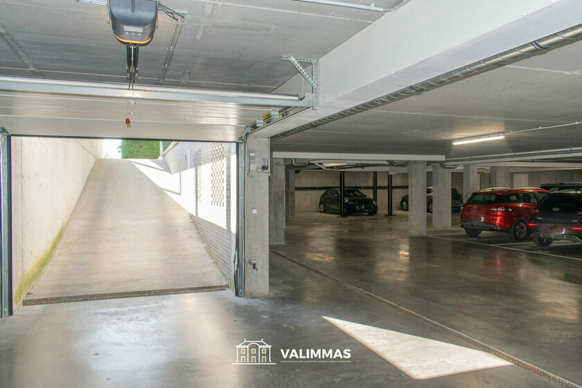 Parking intérieur à vendre à Asse